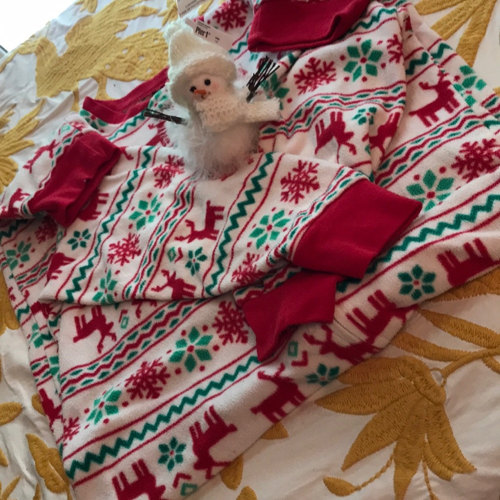🎅🏼🎅🏼One piece Holiday Pajamas, Size Kids 5/6